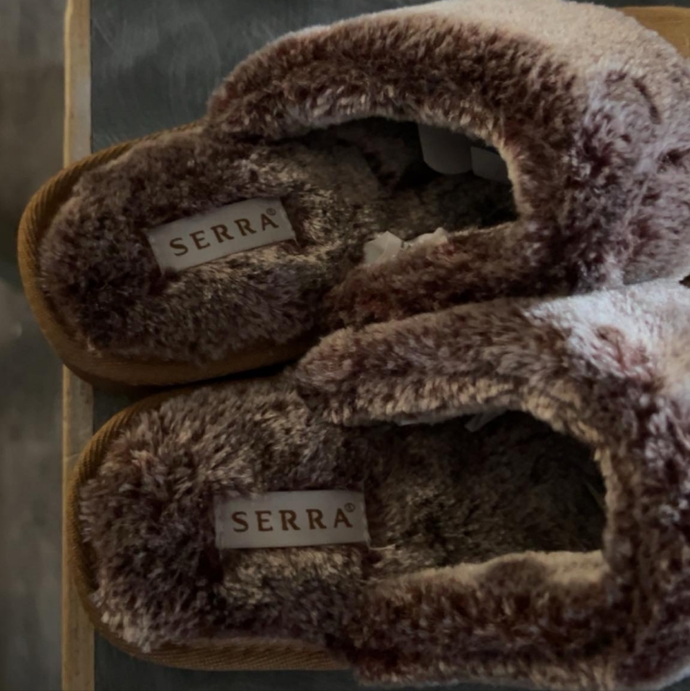 Slippers - Picture 2 of 2